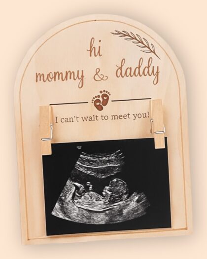 Houten Geboorteaankondiging – “Hi Mommy & Daddy”
